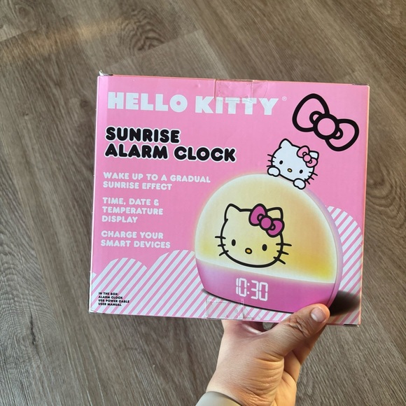 Hello Kitty Sunrise Alarm Clock - Picture 5 of 7